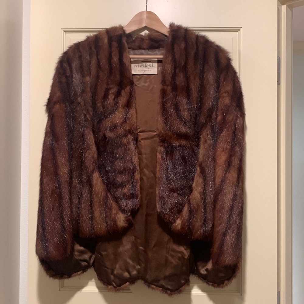Morton’s of Washington DC. Vintage fur cap. Browns. Medium size.